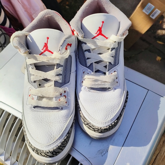 Retro Fire Red Jordans - Picture 1 of 4